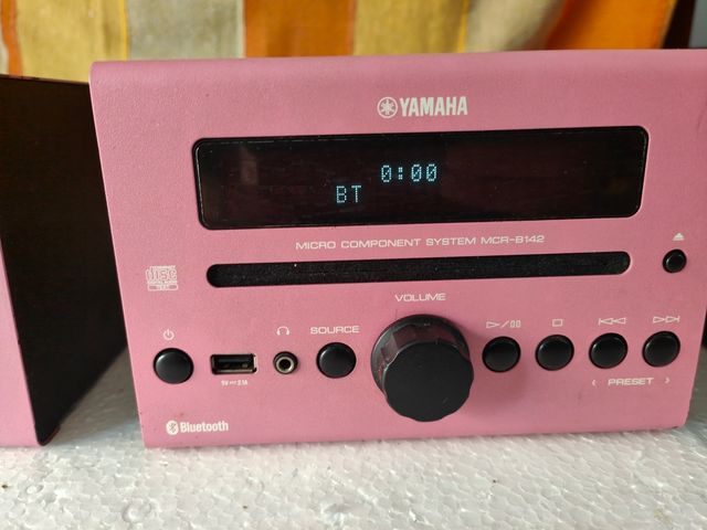 Mini cadena Yamaha MCR-B142 rosa