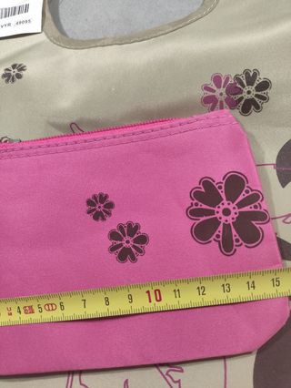 Bolso con monedero incorporado