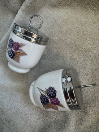 Huevera Royal Worcester 2uds