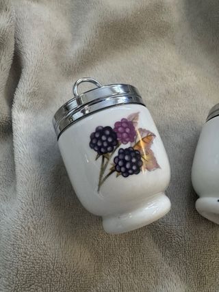 Huevera Royal Worcester 2uds