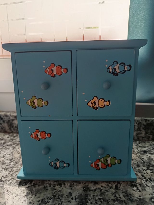 Mueblecito 4 cajones para guardar tesoros