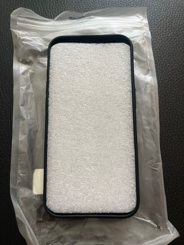 Funda Thrasher iPhone 15 Pro Max