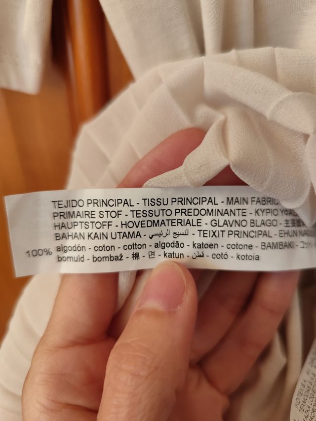 Vestido Zara beige plisado