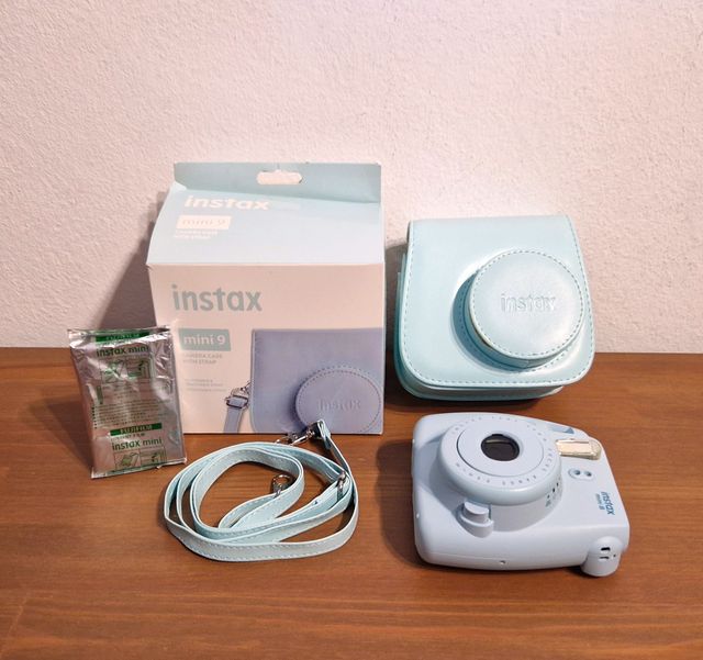 Fujifilm Instax Mini 8 +Custodia+1 pack pellicola