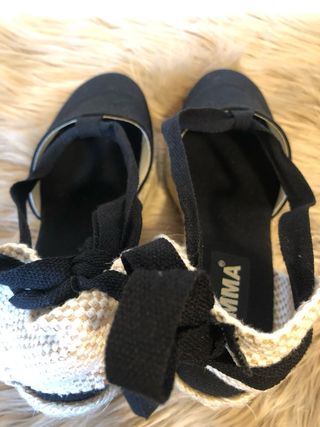 Alpargatas negras cuña