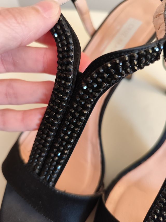 Sandalias tacón negro brillantes