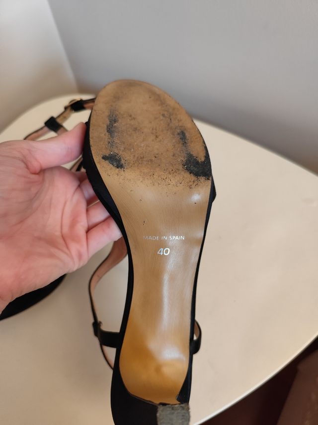 Sandalias tacón negro brillantes