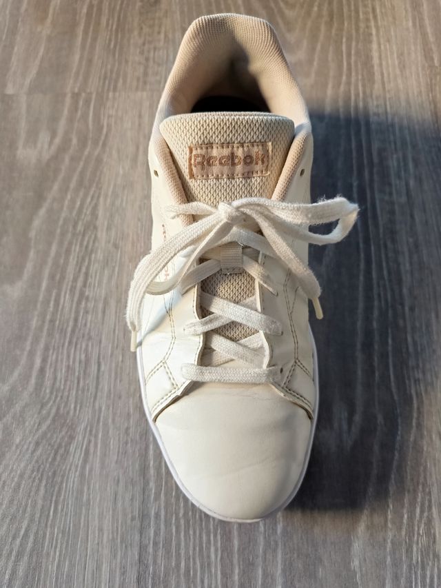 Zapatillas Reebok blancas y rosas