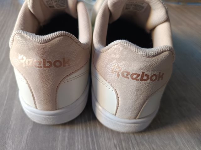 Zapatillas Reebok blancas y rosas