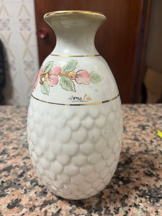 Jarrón porcelana blanco flores rosas