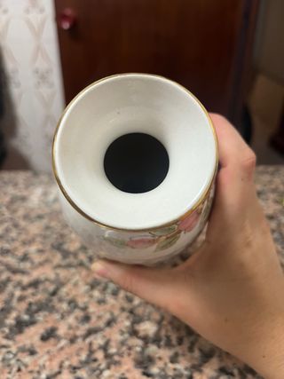 Jarrón porcelana blanco flores rosas
