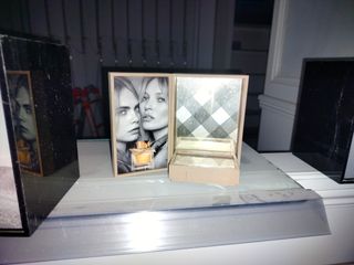 2 Pantallas Publicitarias Estée Lauder,decoracion