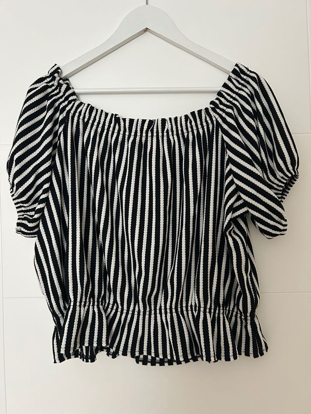 Camiseta blanca y negra rayas XL