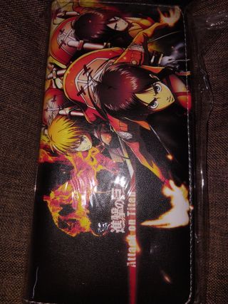 Monedero Attack on Titan