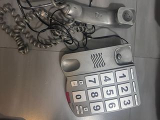 Teléfono fijo. Personas mayores (ENTREGA EN MANO)