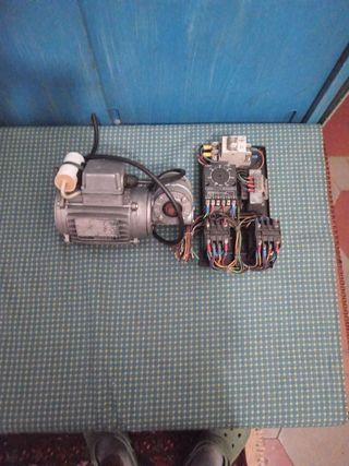 Motore elettrico con riduttore e quadro