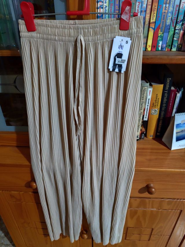 Pantalones plisados beige talla S