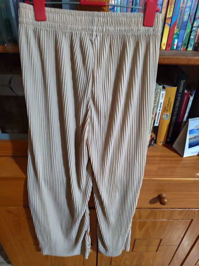 Pantalones plisados beige talla S