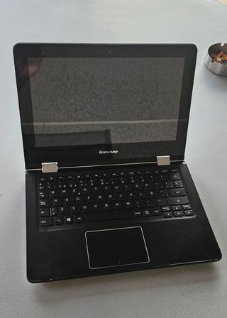 Portátil Lenovo IdeaPad 300e