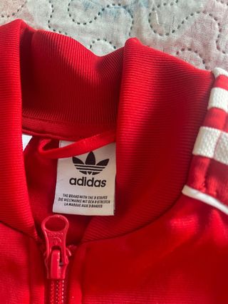 Sudadera Adidas roja c/3 rayas
