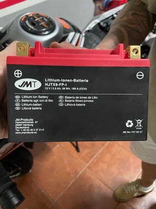 Batería litio JMT HJT X9-FP-1 con menos de 1 año.