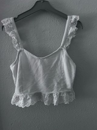 Top blanco crop encaje