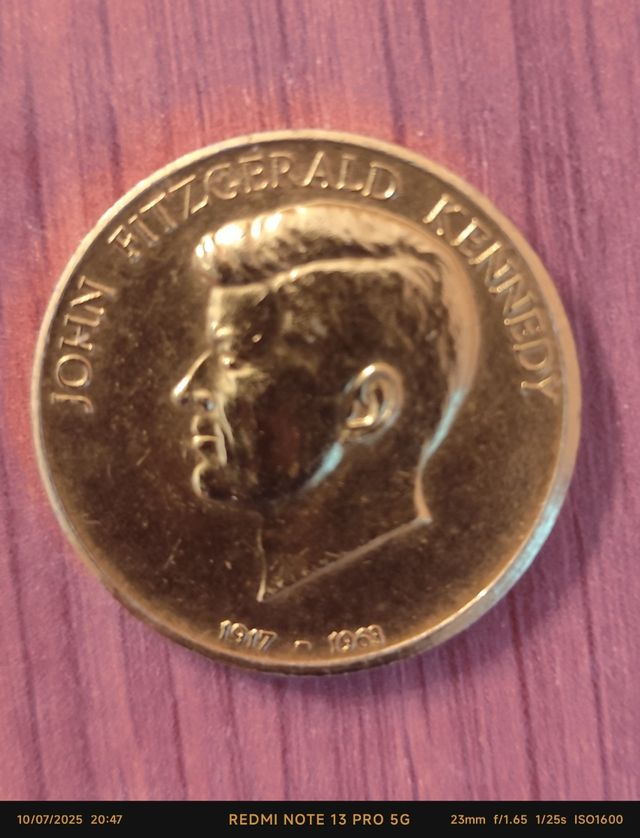 Moneda Conmemorativa JFK & Corazón Púrpura