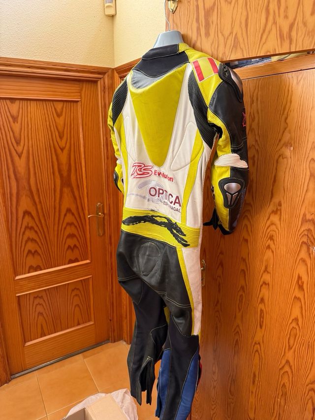 Mono piel ARRESI 1 pieza