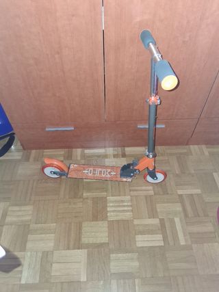 Patinete Infantil Plegable. Marca Molto.