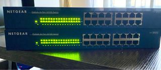 Netgear JFS516 - 2 Switches 16 puertos