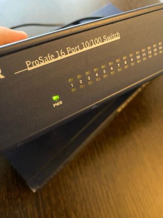Netgear JFS516 - 2 Switches 16 puertos