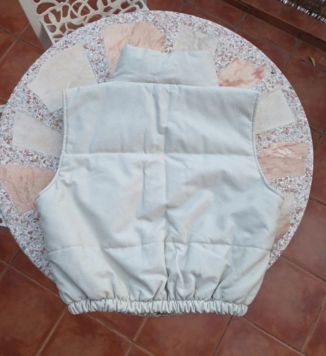 Chaleco beige acolchado