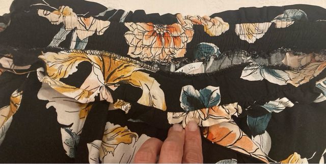 Shorts floreali neri