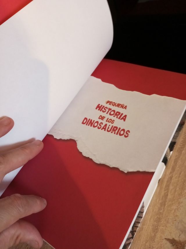 Pequeña historia de los dinosaurios