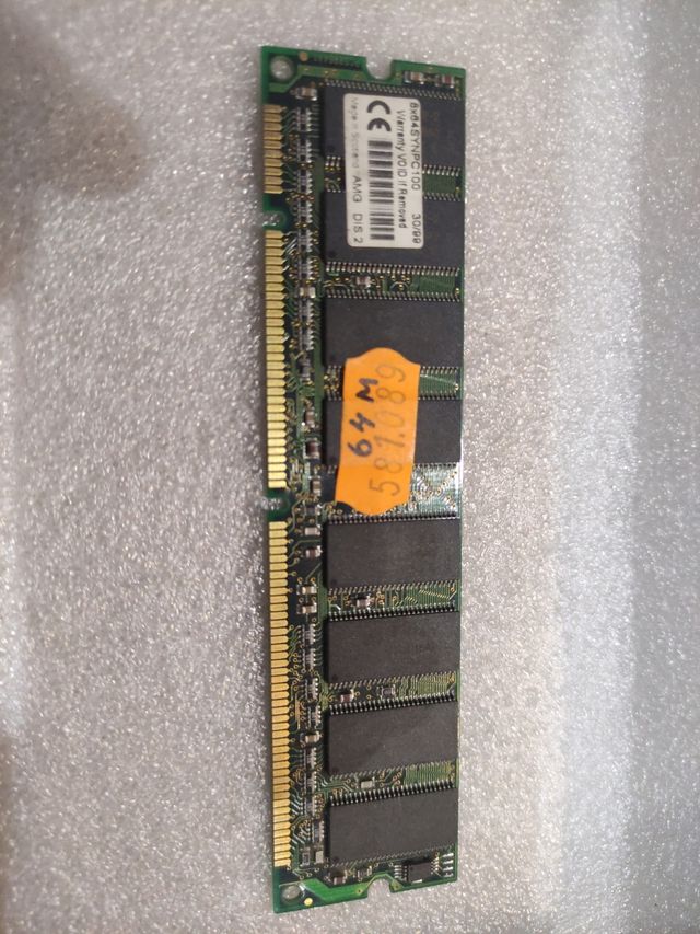 SDRAM 64MB PC100 168pin