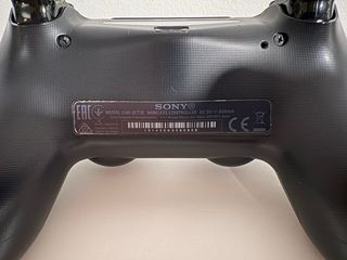 PS4 Pro 1TB + Mando + Cables
