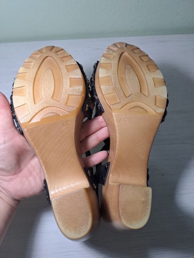 Sandalias negras tacón 40 pedrería