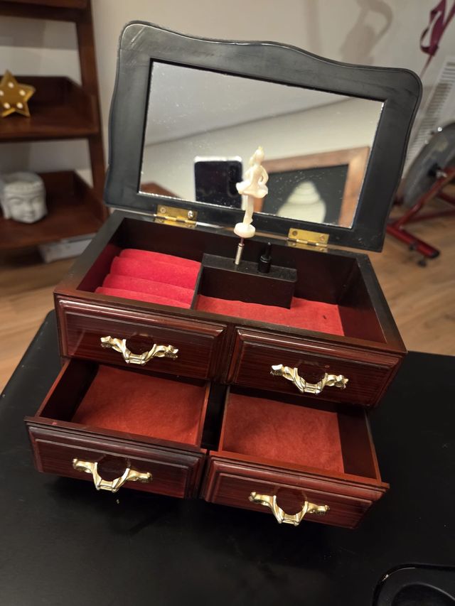 Caja música 4 cajones