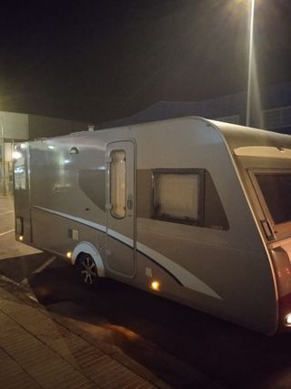 Caravana Burstner Averso Fifty - 2 ambientes