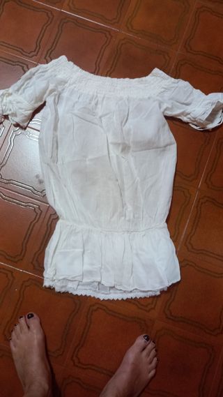 Blusa bianca copricostume