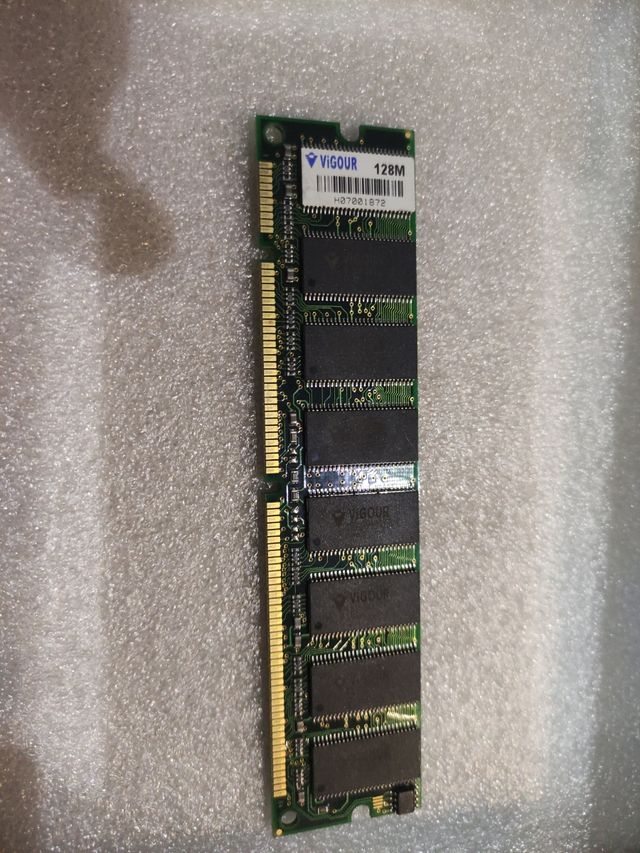 Módulo SDRAM VIGOUR 128MB PC100