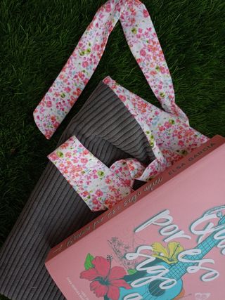 Funda libros pana gris-flores