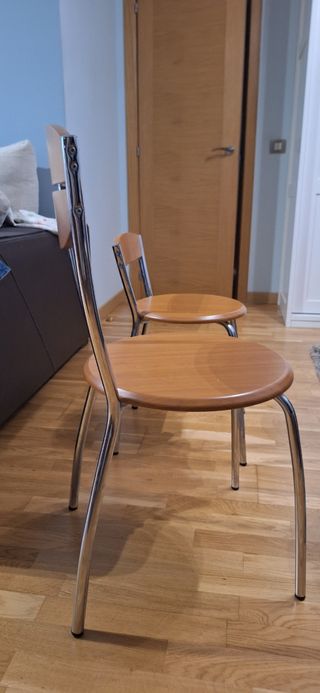 Mesa extensible + 4 sillas madera