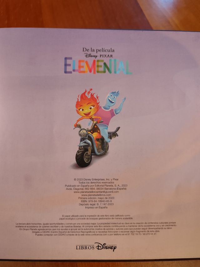 Elemental. Primeros lectores en letra MAYÚSCULA