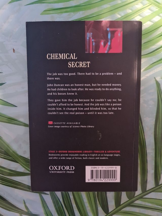 The Oxford Bookworms Library: Stage 3: 1,000 Headwords Chemical Secret