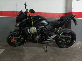 Moto 
Kawasaki Z750 - A2