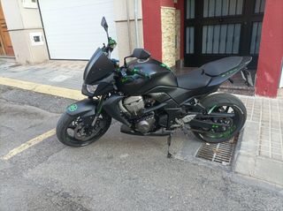 Moto 
Kawasaki Z750 - A2