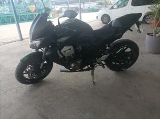 Moto 
Kawasaki Z750 - A2