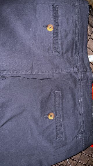 Pantalones chinos de trabajo.