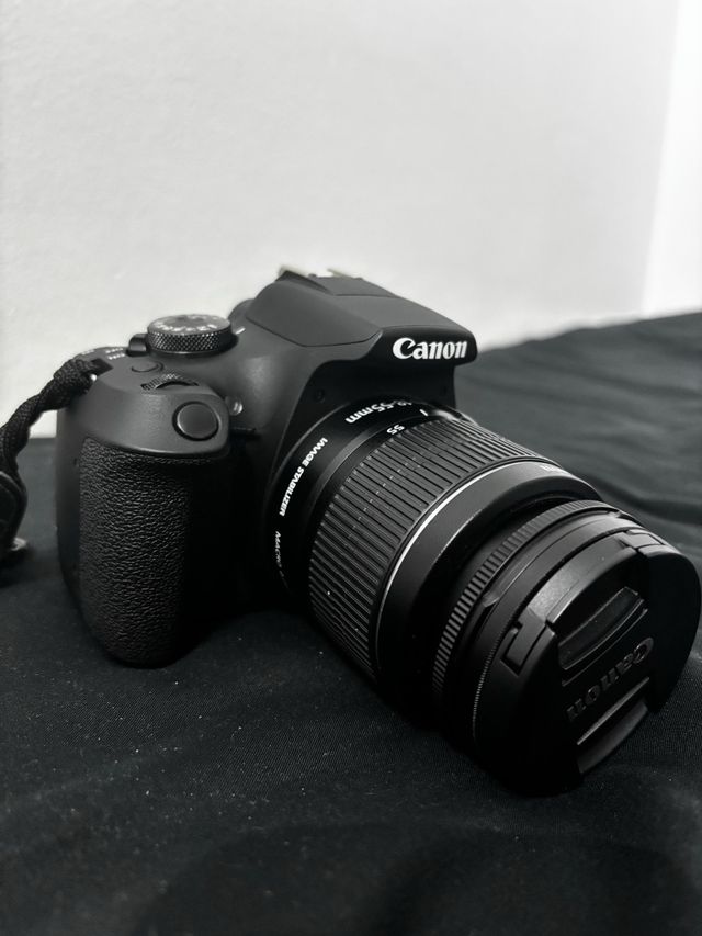 Canon EOS 2000D - Cámara réflex digital